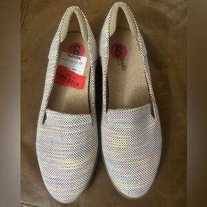 Brand New Flats. Women’s Size 6. Multicolored.